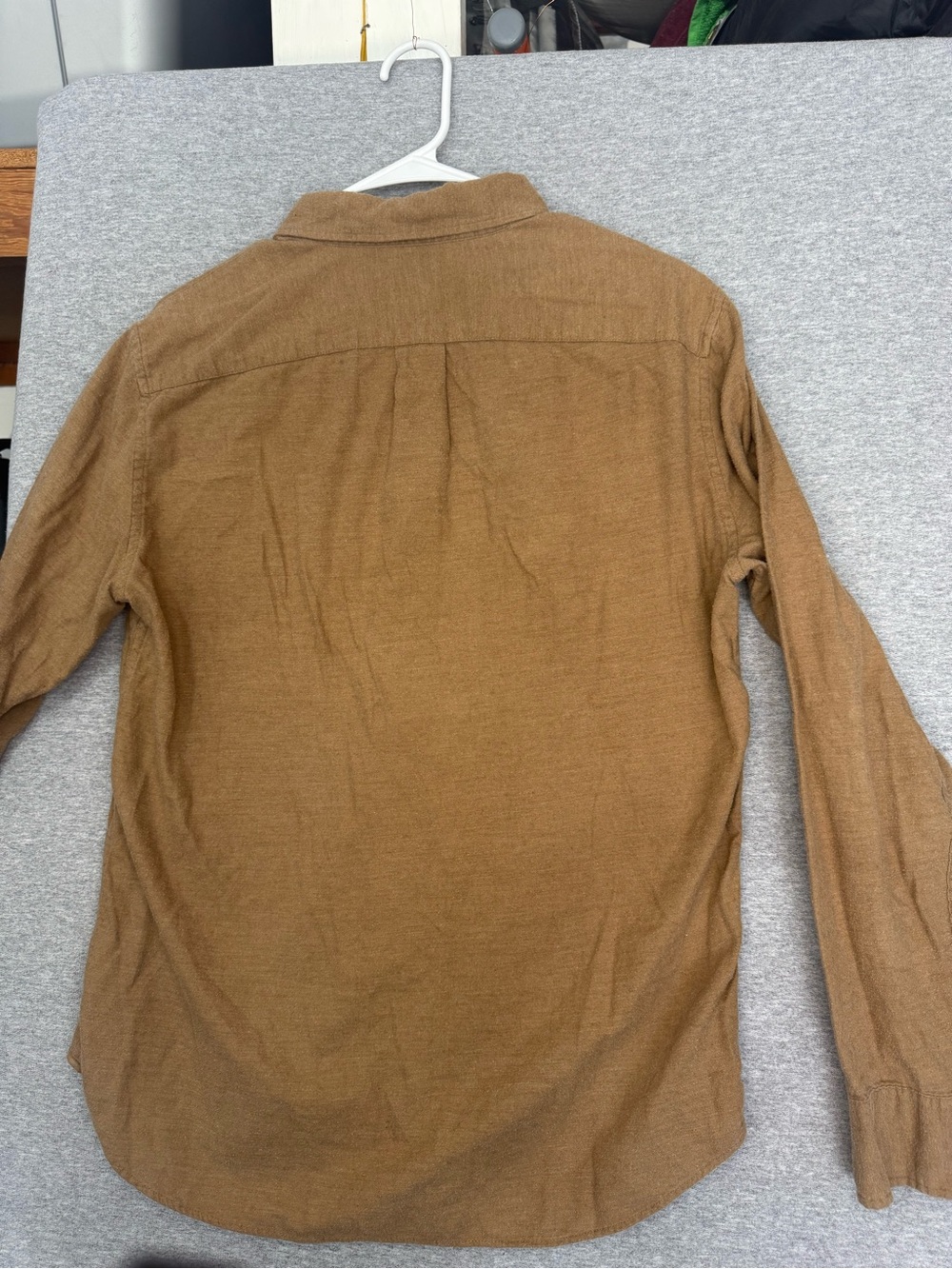 J. Crew Men's Button-Down Shirt in Camel Brown - Picture 5 of 10